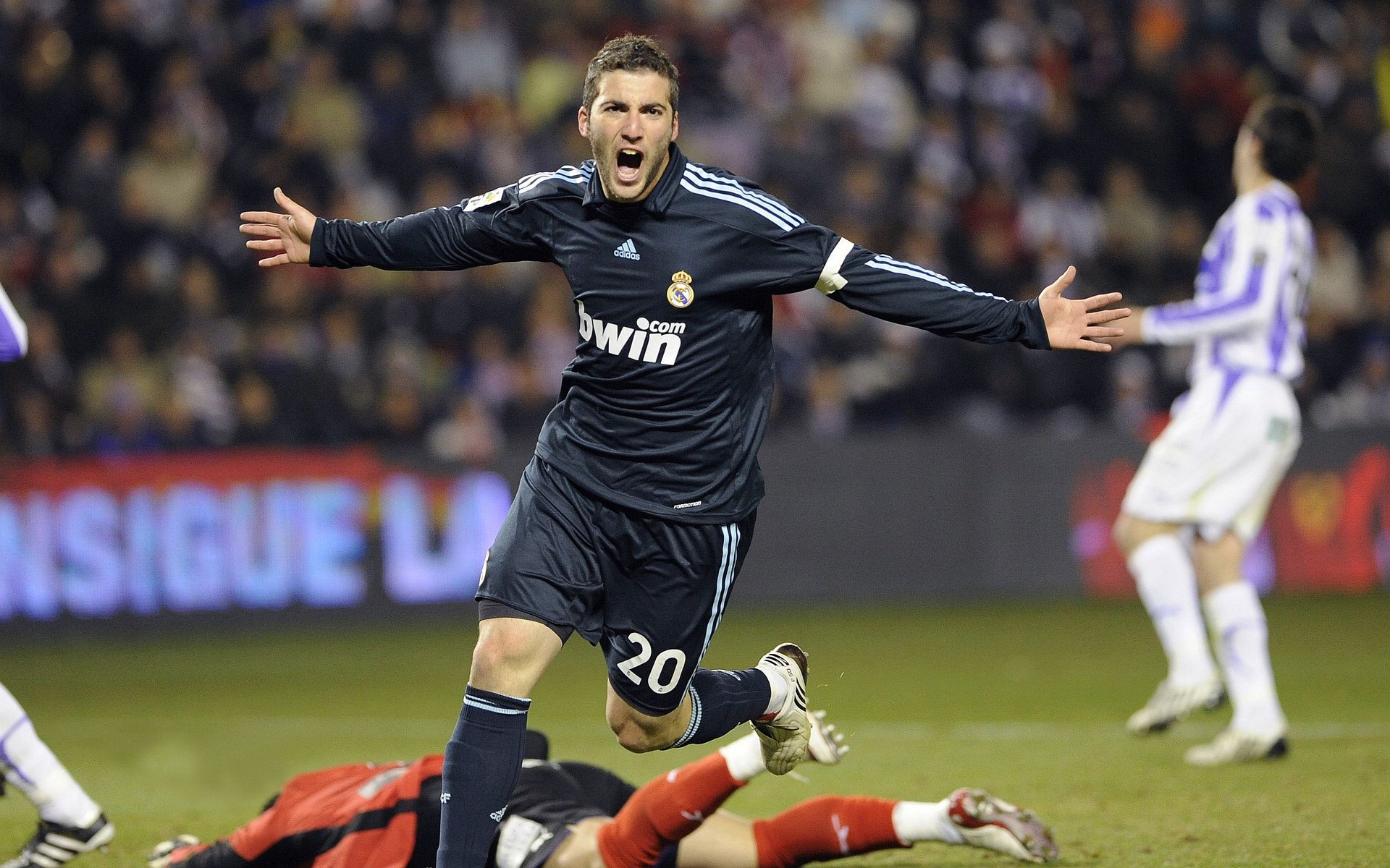 开云体育官网-【专属训练营】明星运动员的日常训练计划揭秘，明星锻炼身体的方案